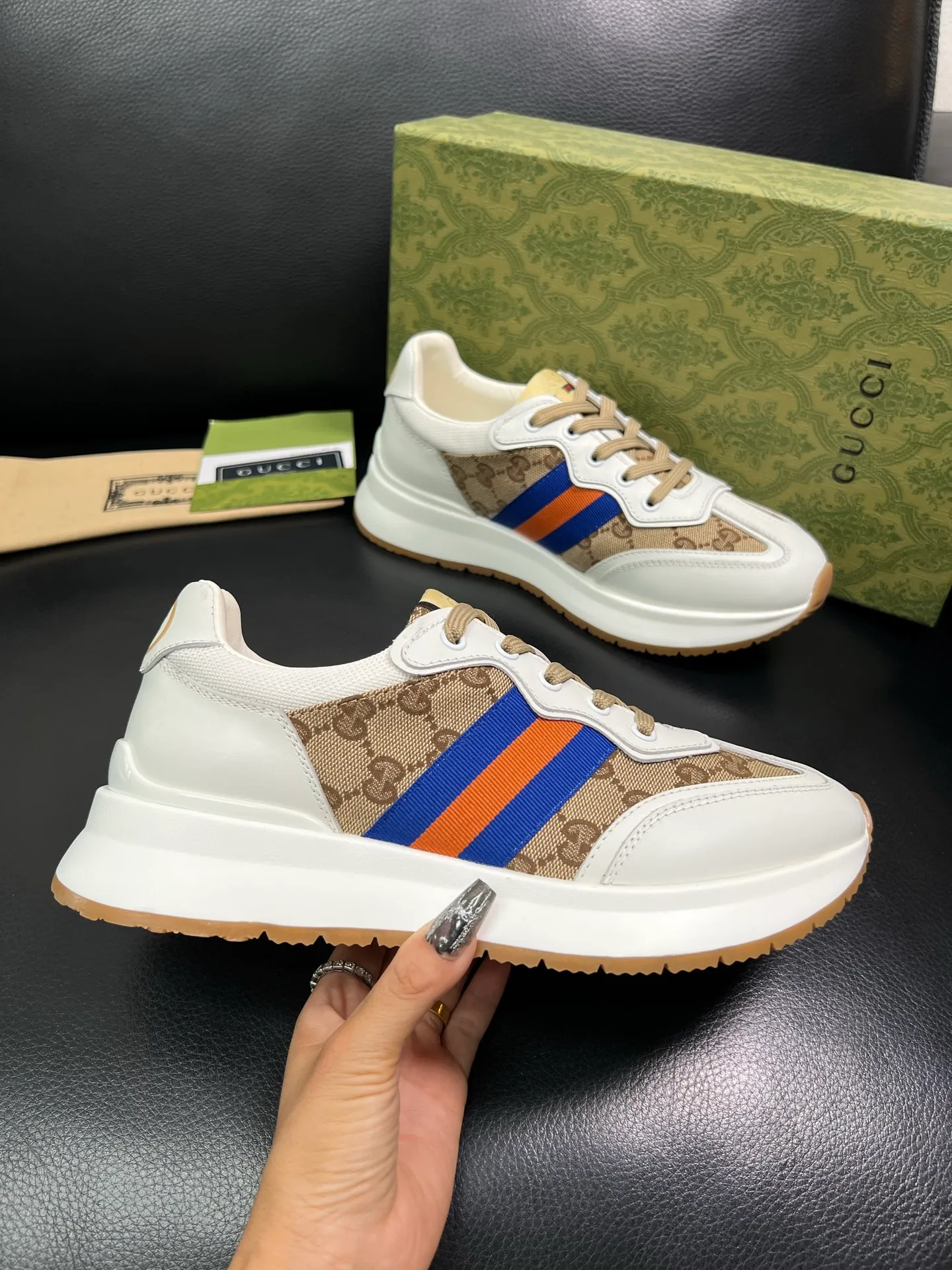 Men's shoes 💰800 Gucci top purchasing Gucci counter new model, original factory configuration of imported cowhide from Italy with printed cloth fabric, imported cowhide lining, breathable and comfortable, sole: original factory special sole is super comfortable, original factory and single goods are high quality, welcome to compare, code number 38-44 (customized 45 46) 85865